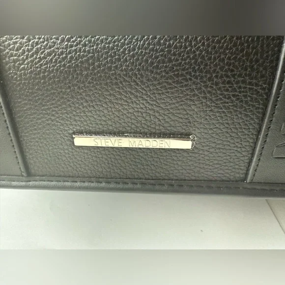 Steve Madden Black Large Tote Handbag with Strap and Pouch - NWT - Picture 2 of 6